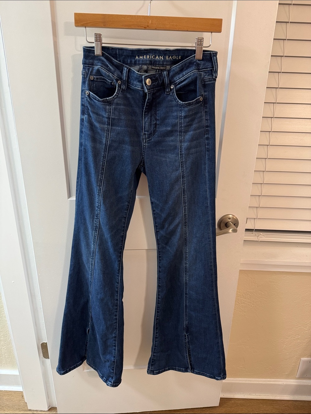 American Eagle Festival Flare Mid Rise Jeans Size‎ 4 Next Level Stretch